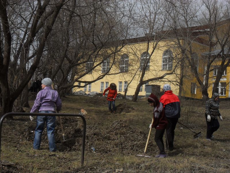 Дворец на субботнике 2.JPG